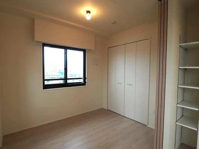 Diasta Waseda Suwa-dori 901: Bedroom with closet