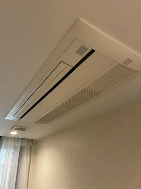 Mita Garden Hills Park Mansion 408: Ceiling-mounted air conditioner
